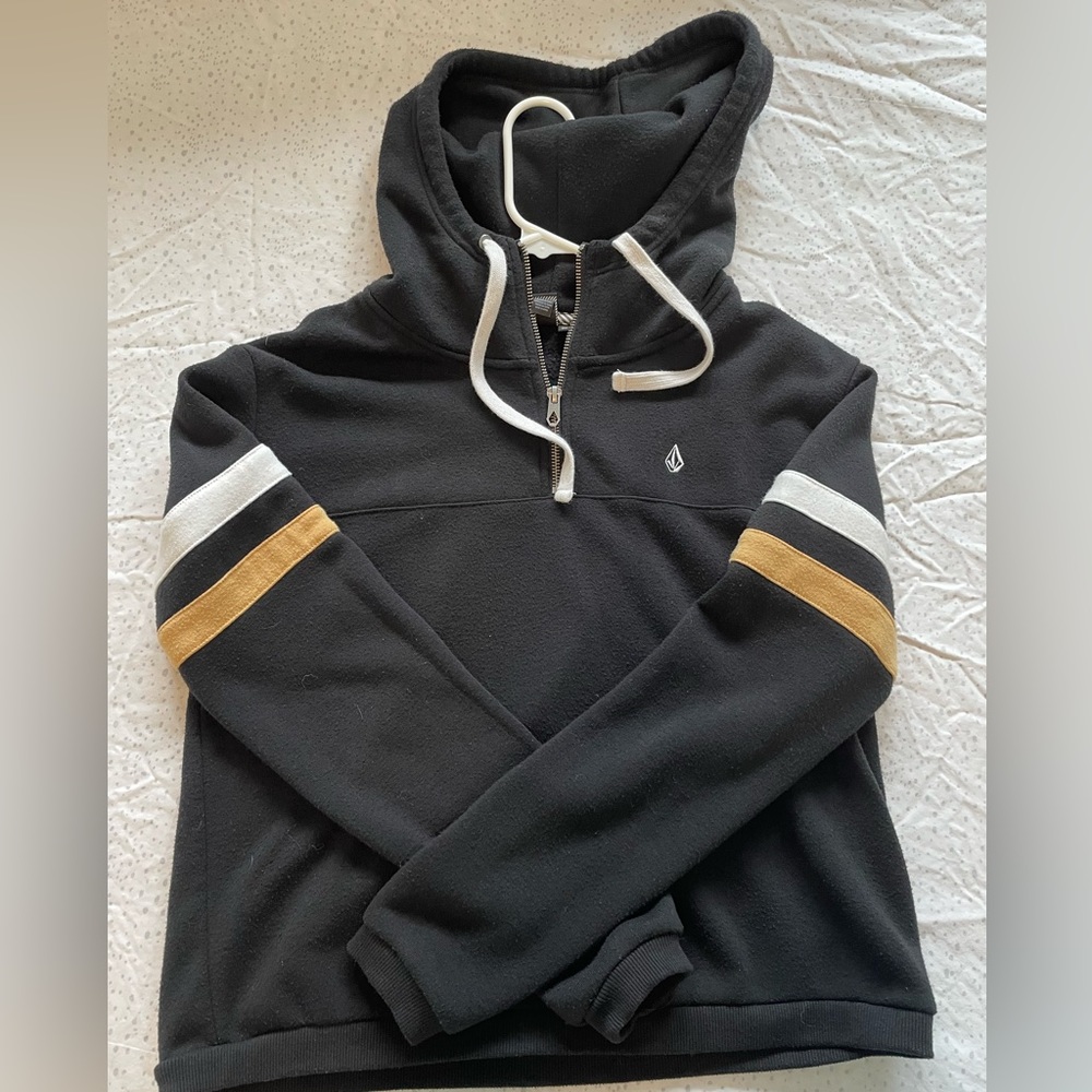 Cozy Volcom hooded sweater